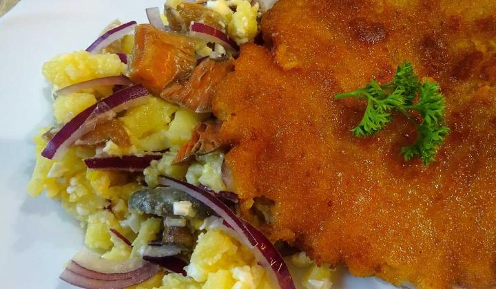 Jak připravit bramborový salát s houbami | recept