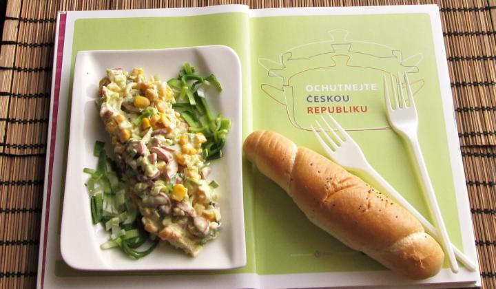 Jak na majonézový retro salát z párků a sýru | recept Jak na majonézový retro salát z párků a sýru | recept