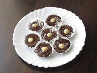 Jak na nepečené čokoládové košíčky s kokosem a marcipánem | recept