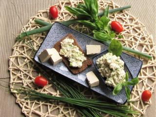 Jak připravit krémovou tofu pomazánku se zelenou cibulkou | recept Jak připravit krémovou tofu pomazánku se zelenou cibulkou | recept