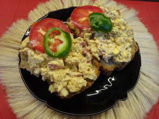 Jak připravit snadnou pomazánku s vejci a sýrem | recept Jak připravit snadnou pomazánku s vejci a sýrem | recept