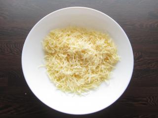 Jak připravit pikantní sýrovou pomazánku s kapií | recept