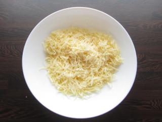 Jak připravit pikantní sýrovou pomazánku s kapií | recept Jak připravit pikantní sýrovou pomazánku s kapií | recept