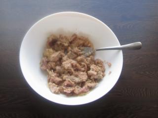 Jak připravit opravdu rychlou pomazánku z krůtí konzervy | recept Jak připravit opravdu rychlou pomazánku z krůtí konzervy | recept
