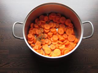Jak na teplý mrkvový salát protknutý Orientem | recept