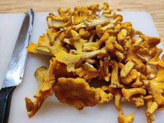 Jak udělat houbovou pomazánku z lišek | recept z lesních hub