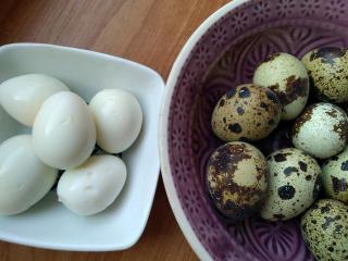 Jak udělat salát z bílé ředkve, kuřecího masa a vajec | recept